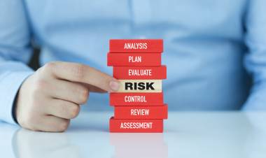 Overseeing risks in core banking replacements.